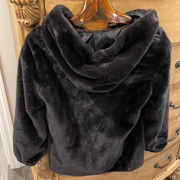 Woman jacket - Picture 2 of 3